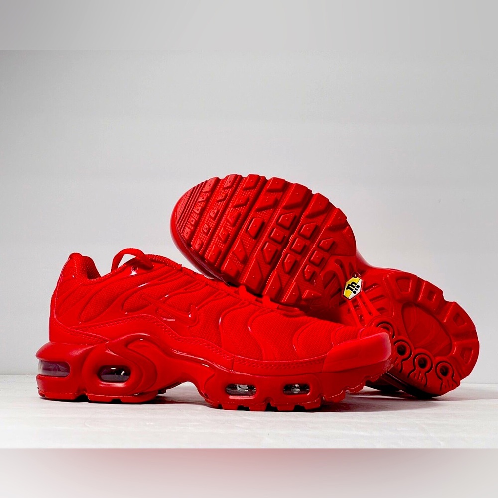 Nike Air Max Plus Triple Red Sneaker Women's Size 6.5 US